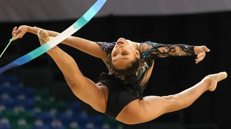 Жалаңаш қазақша порно Сексуалды іш киімдегі қисық ханымдар