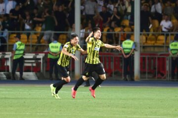 «Кайрат» отыгрался с 0:2 и вдесятером вышел в общий этап еврокубка