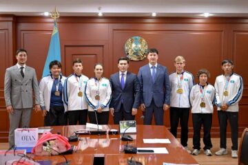 Чем наградил министр спорта казахстанских стрелков из лука за победы в Кубке Азии