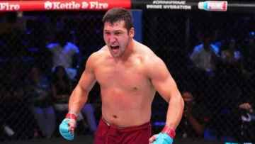 Казахстанец снова проиграл в UFC