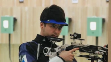Казахстанский стрелок во второй раз завоевал золото чемпионата Азии