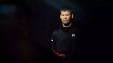 Казахстанский боец снова в форме, однако фанатам придётся подождать его боя