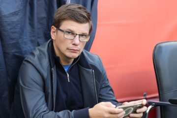 Аршавин посетил матч «Кайрата» с «Реалом» и купил новый iPhone в Алматы
