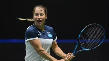 Казахстанская теннисистка вышла в четвертьфинал турнира в Китае, разгромив хозяйку корта