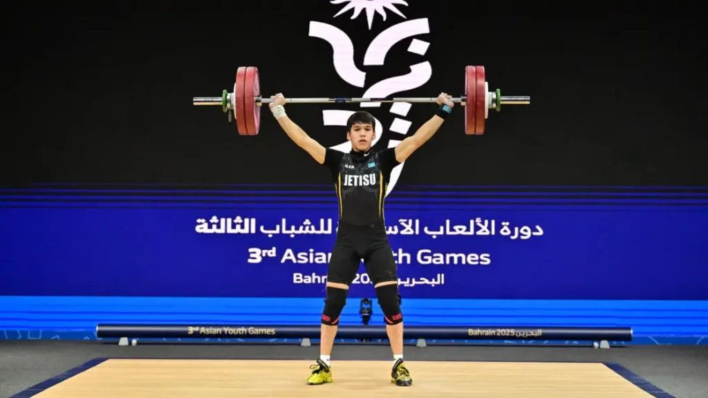 Иллюстрация — Казахстанский тяжелоатлет установил мировой рекорд и завоевал две медали на Юношеских Азиатских играх