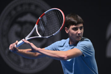 Главная надежда Казахстана устроил триллер в первом круге на турнире ATP в Алматы