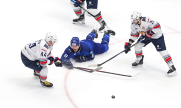 «Барыс» не справился с лидером КХЛ