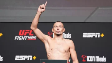 Казахстанский боец одержал нокаутирующую победу в дебюте Karate Combat