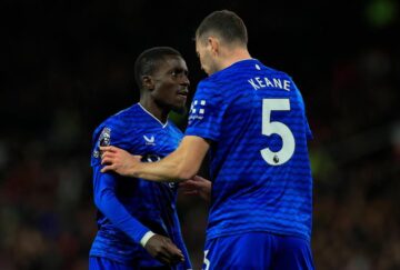 Игроки «Эвертона» помирились после глупого удаления за пощечину