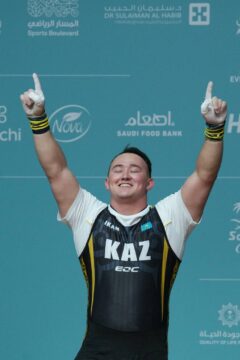 Казахстанский тяжелоатлет завоевал золото на Играх исламской солидарности в Эр-Рияде