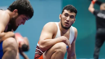 Казахстанский борец завоевал серебро в напряжённом финале в Эр-Рияде