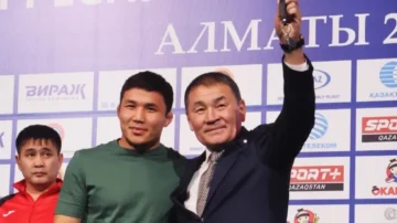 Казахстанскому борцу подарили квартиру в Астане