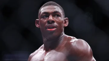 Американский боец UFC выступил с резким заявлением в адрес казахстанского бойца