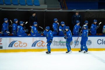 Разгромом завершился третий матч молодежки на чемпионате мира-2025