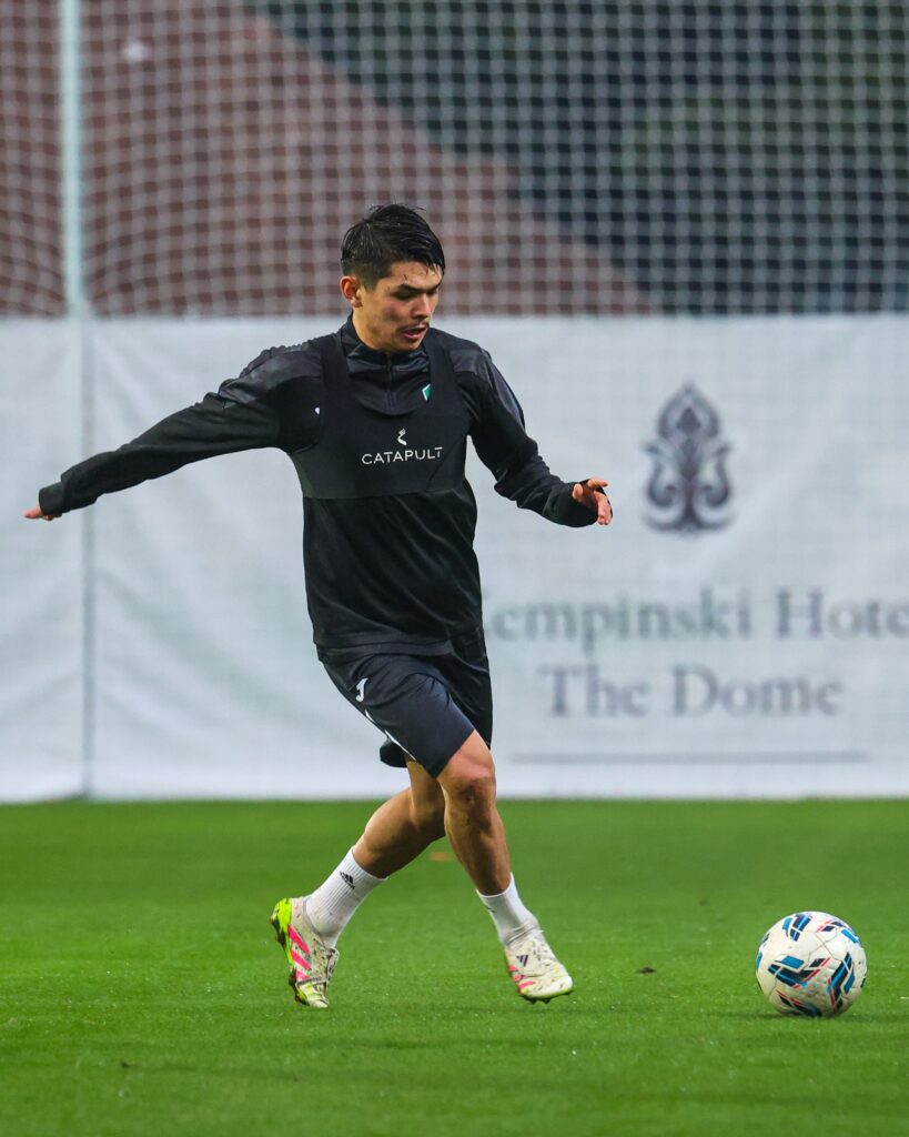 Иллюстрация — Полузащитник сборной Казахстана провёл первую тренировку в новом клубе