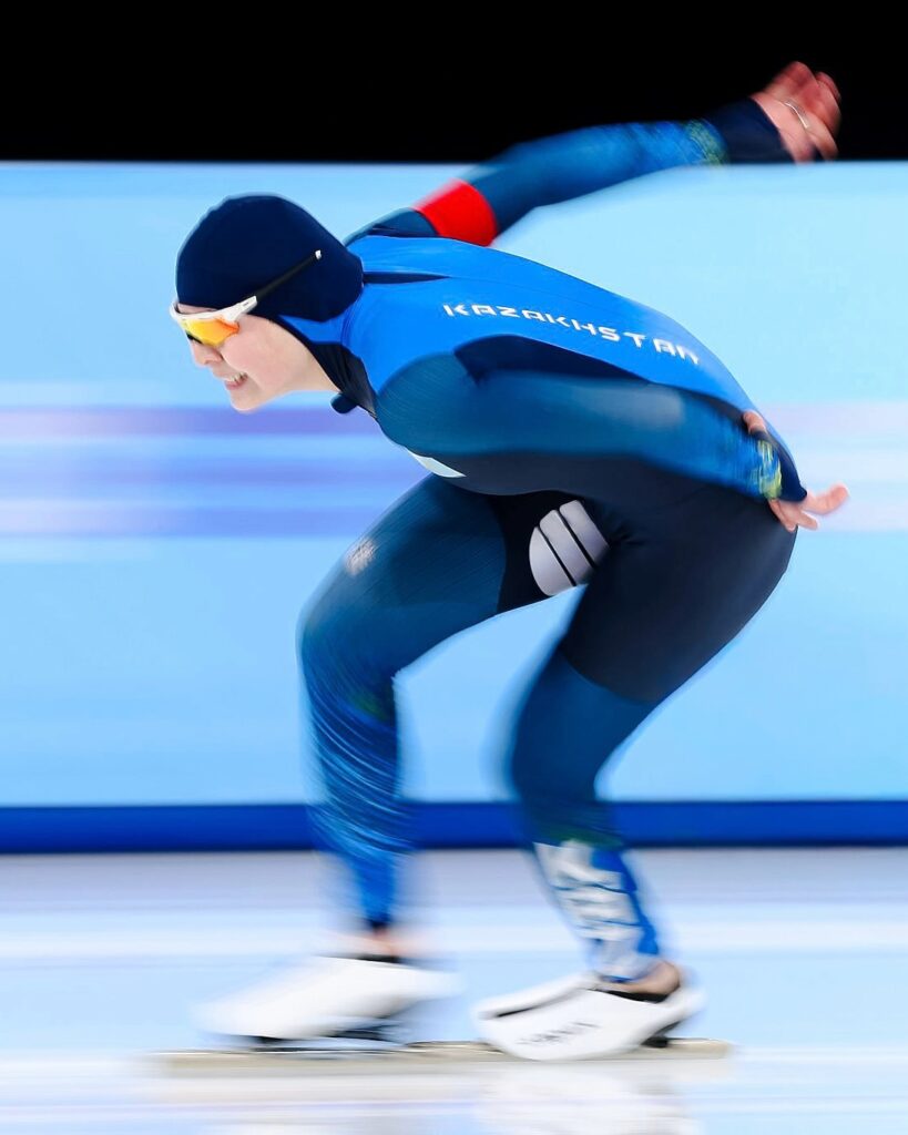 Казахстанская конькобежка с личным рекордом завоевала второе золото на чемпионате мира-2026