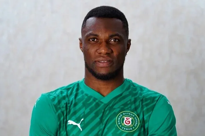 Иллюстрация — «Бывший защитник «Елимая» стал игроком «Алтая»»