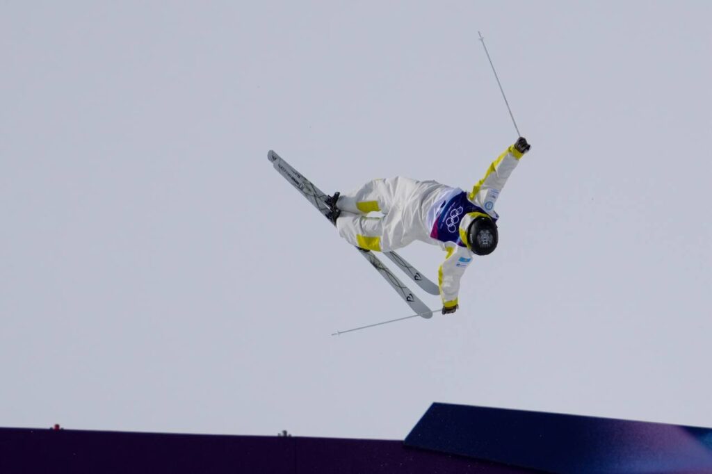 Видеообзор выступления казахстанских могулиста, горнолыжницы и конькобежки на Олимпиаде-2026 за 12 февраля