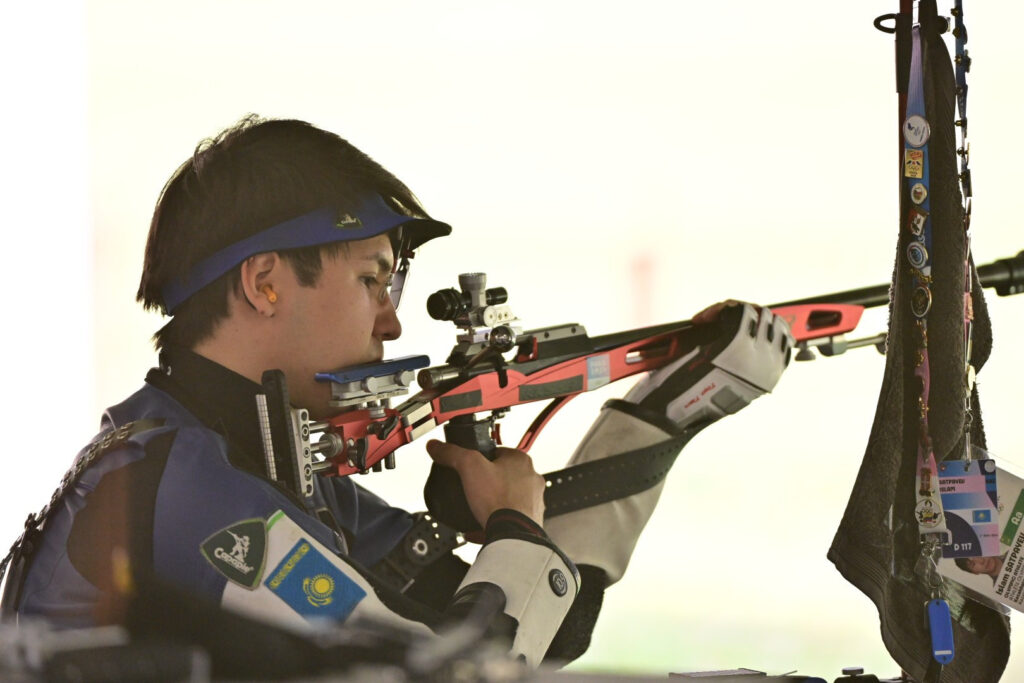 Сборная Казахстана завоевала 11 медалей на чемпионате Азии по пулевой стрельбе