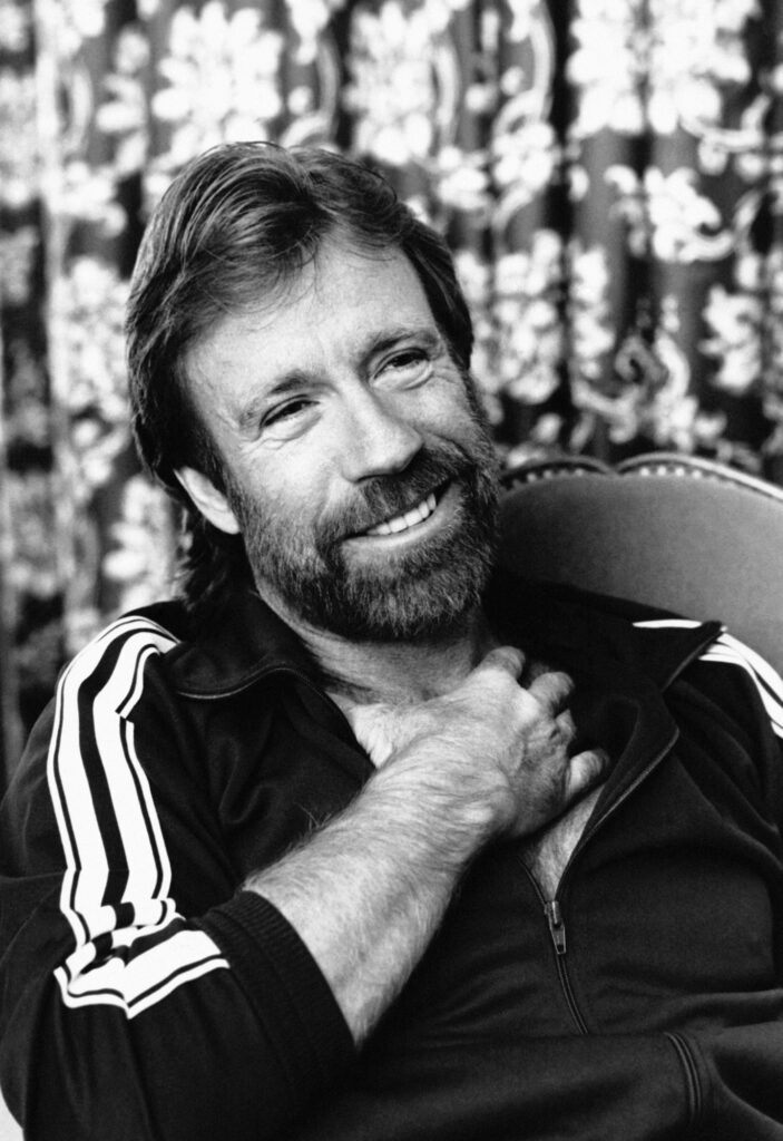 Легендарный актёр и мастер боевых искусств Чак Норрис ушёл из жизни