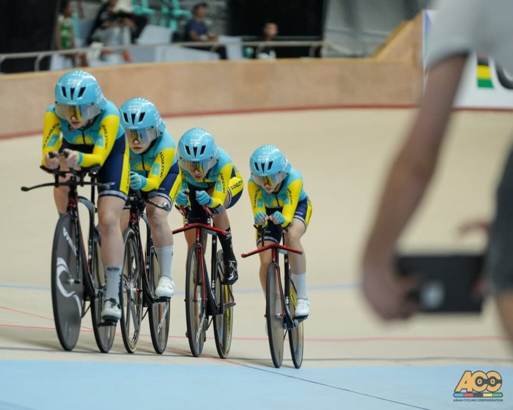 Сборная Казахстана завоевала первые золотые медали на чемпионате Азии по велотреку