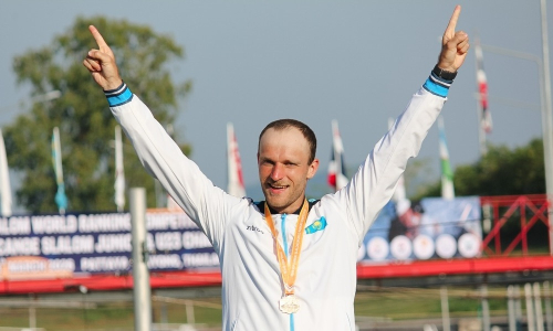 Иллюстрация — Казахстанский гребец поднялся на высшую ступень пьедестала в Таиланде
