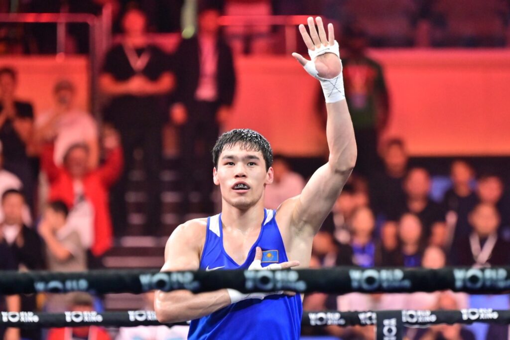 «Победы и одна осечка». Еще три казахстанца пробились в финал чемпионата Азии-2026