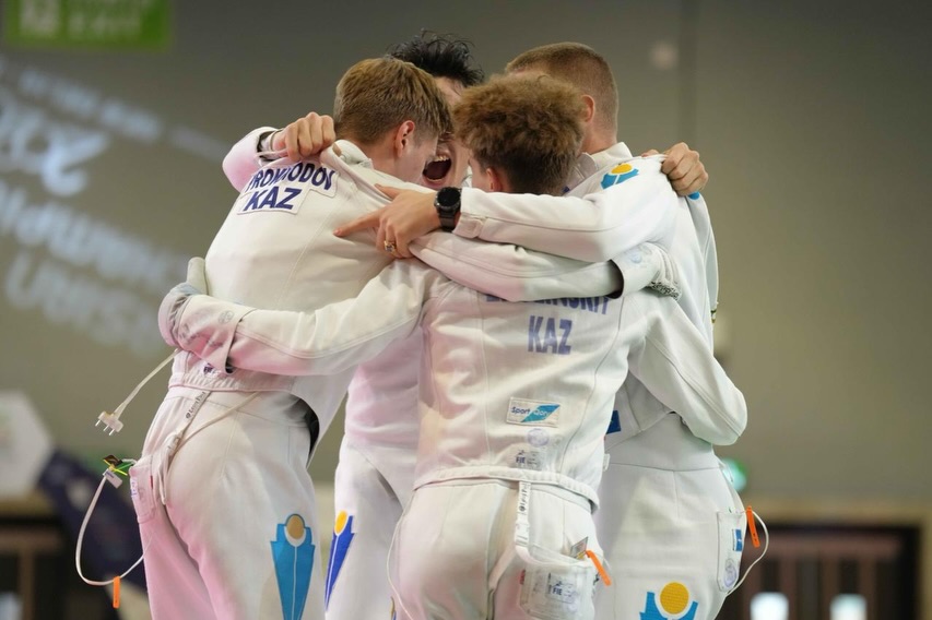 Казахстан завоевал второе золото на чемпионате Азии по фехтованию
